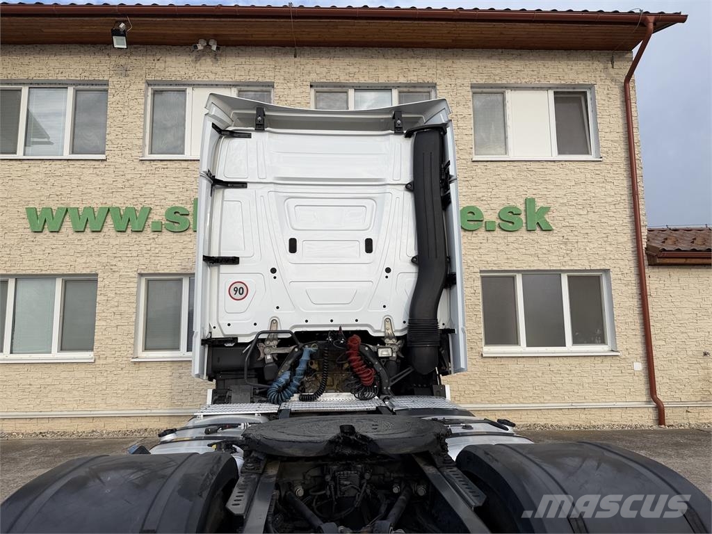 Mercedes-Benz Actros VIN 482 牵引车