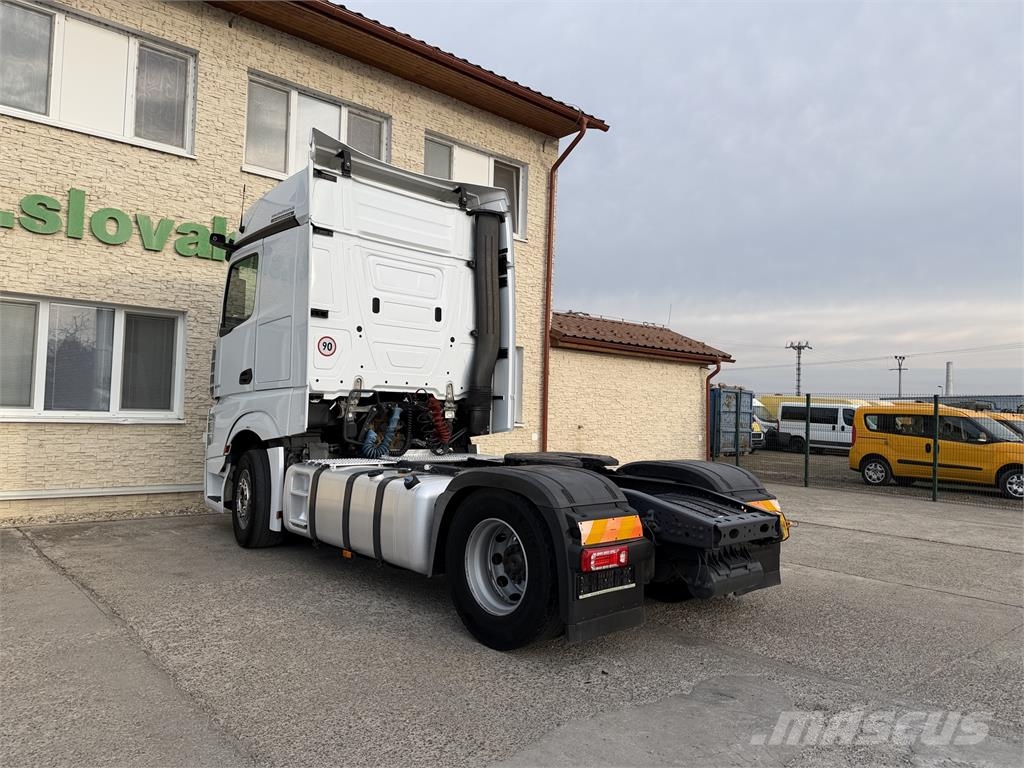 Mercedes-Benz Actros VIN 482 牵引车