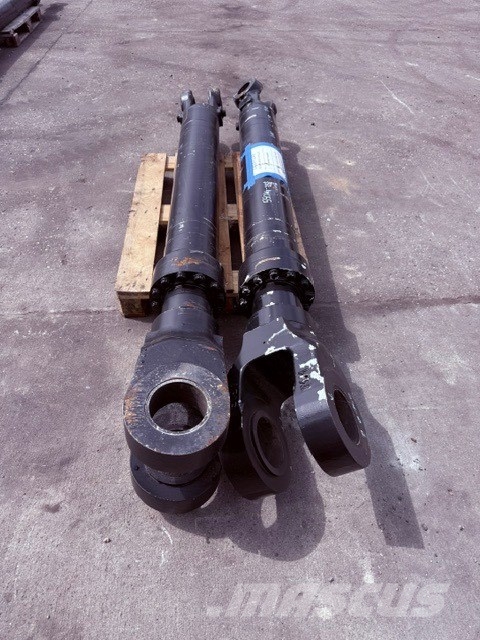 CAT LARGE HYDRAULIC CYLINDER WEIGHT 800 KG Hydraulics