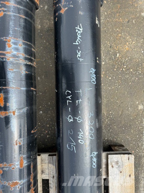 CAT LARGE HYDRAULIC CYLINDER WEIGHT 800 KG Hydraulics