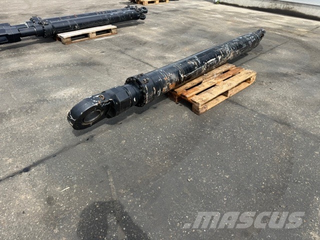 CAT LARGE HYDRAULIC CYLINDER WEIGHT 800 KG Hydraulics