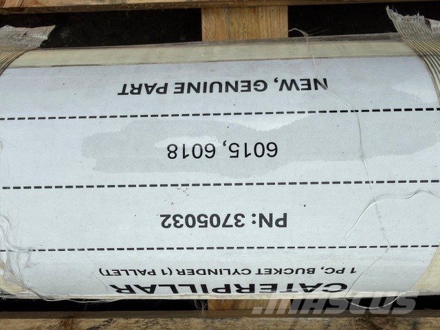 CAT LARGE HYDRAULIC CYLINDER WEIGHT 800 KG Hydraulics
