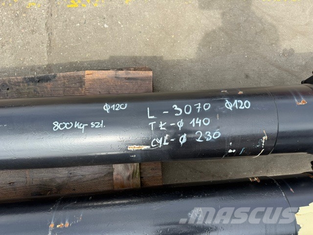 CAT LARGE HYDRAULIC CYLINDER WEIGHT 800 KG Hydraulics