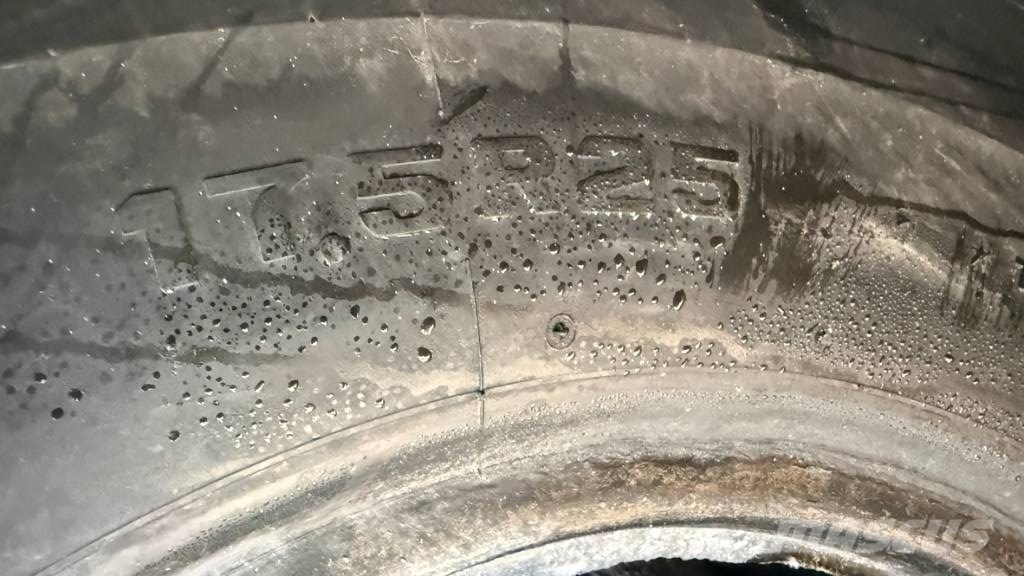 Volvo BM tires for wheel loader الإطارات والعجلات والحافات