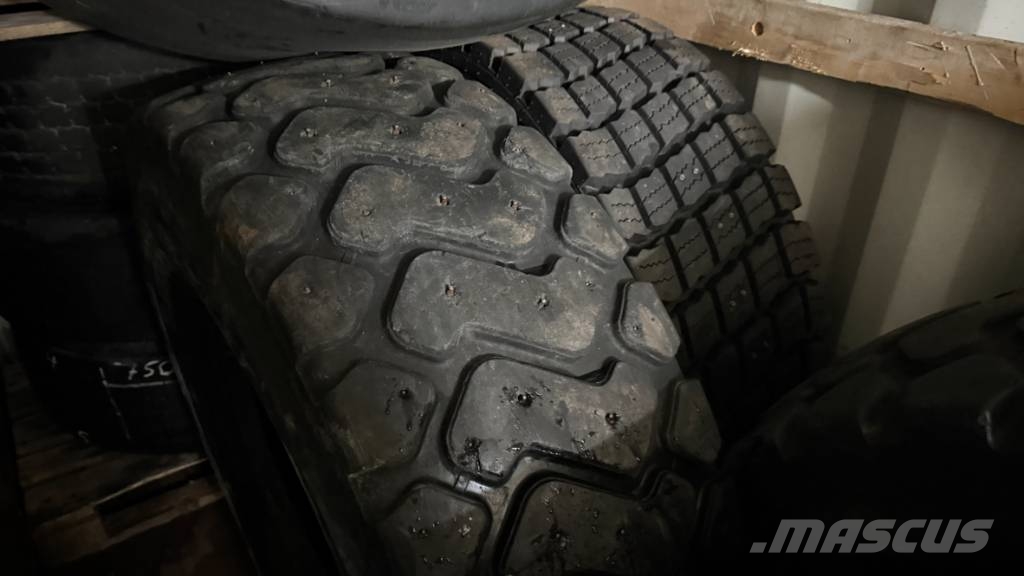 Volvo BM tires for wheel loader الإطارات والعجلات والحافات