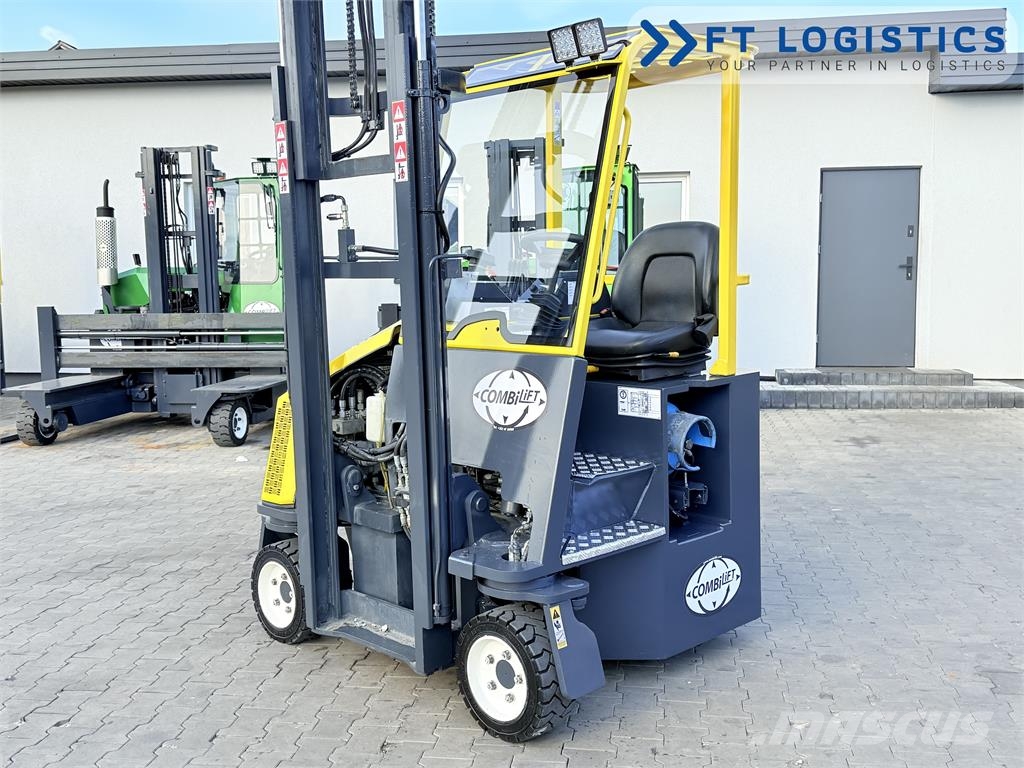 Combilift CB3000 | GAS | TRIPLEX 4900 | FREE-LIFT | FORK-POS 4-vägstruck