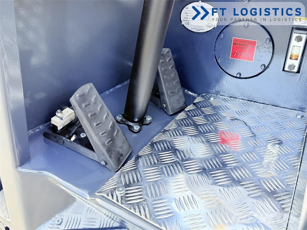 Combilift CB3000 | GAS | TRIPLEX 4900 | FREE-LIFT | FORK-POS 4-vägstruck