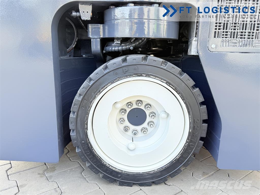 Combilift CB3000 | GAS | TRIPLEX 4900 | FREE-LIFT | FORK-POS 4-vägstruck