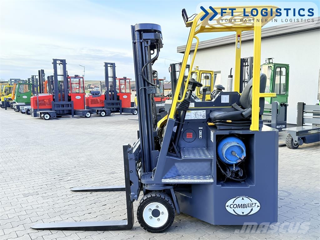 Combilift CB3000 | GAS | TRIPLEX 4900 | FREE-LIFT | FORK-POS 4-vägstruck
