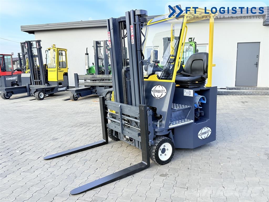 Combilift CB3000 | GAS | TRIPLEX 4900 | FREE-LIFT | FORK-POS 4-vägstruck