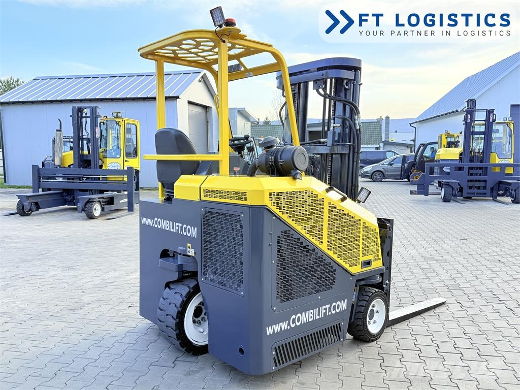 Combilift CB3000 | GAS | TRIPLEX 4900 | FREE-LIFT | FORK-POS 4-vägstruck