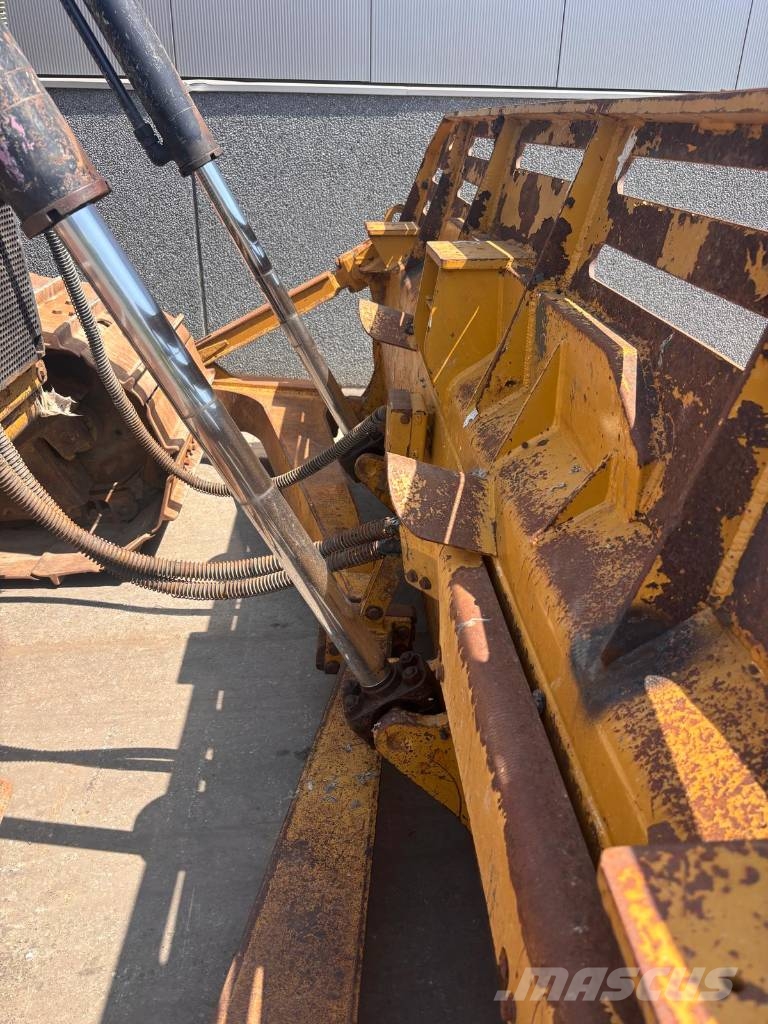 CAT D 6 T LGP Buldožeri gusjeničari