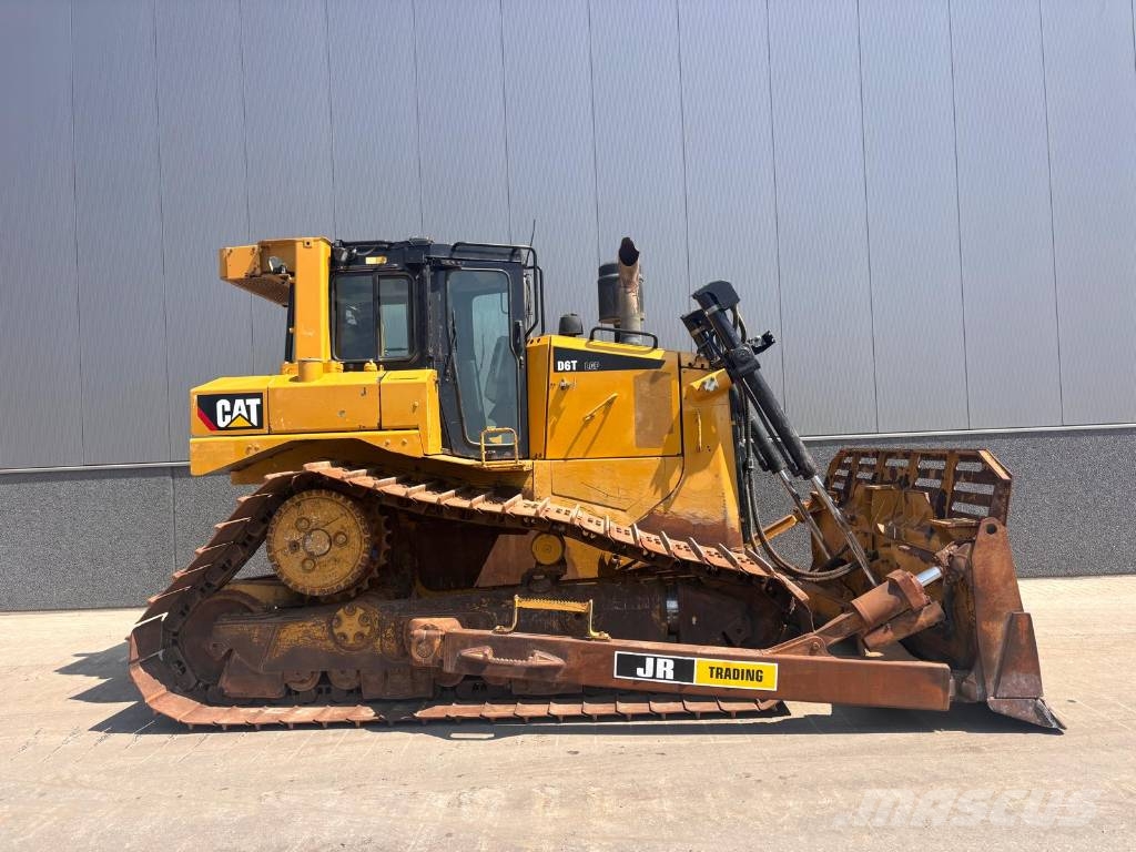 CAT D 6 T LGP Buldožeri gusjeničari
