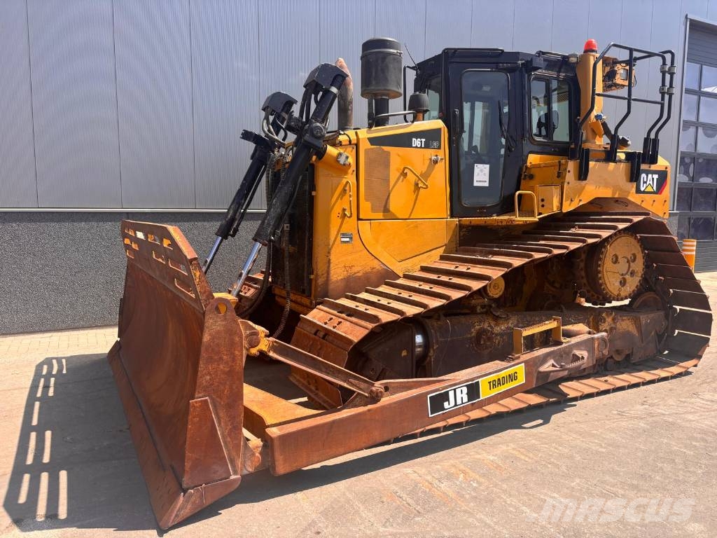 CAT D 6 T LGP Buldožeri gusjeničari