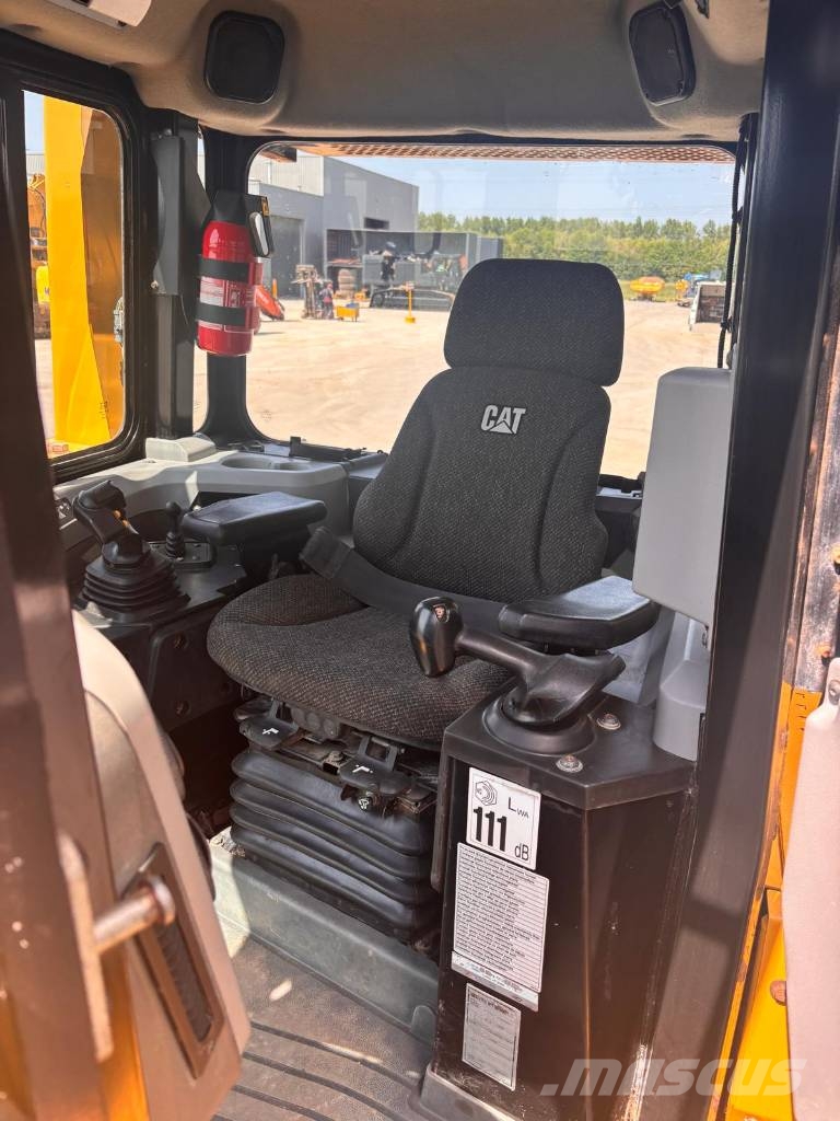 CAT D 6 T LGP Buldožeri gusjeničari
