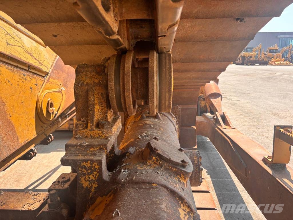 CAT D 6 T LGP Buldožeri gusjeničari