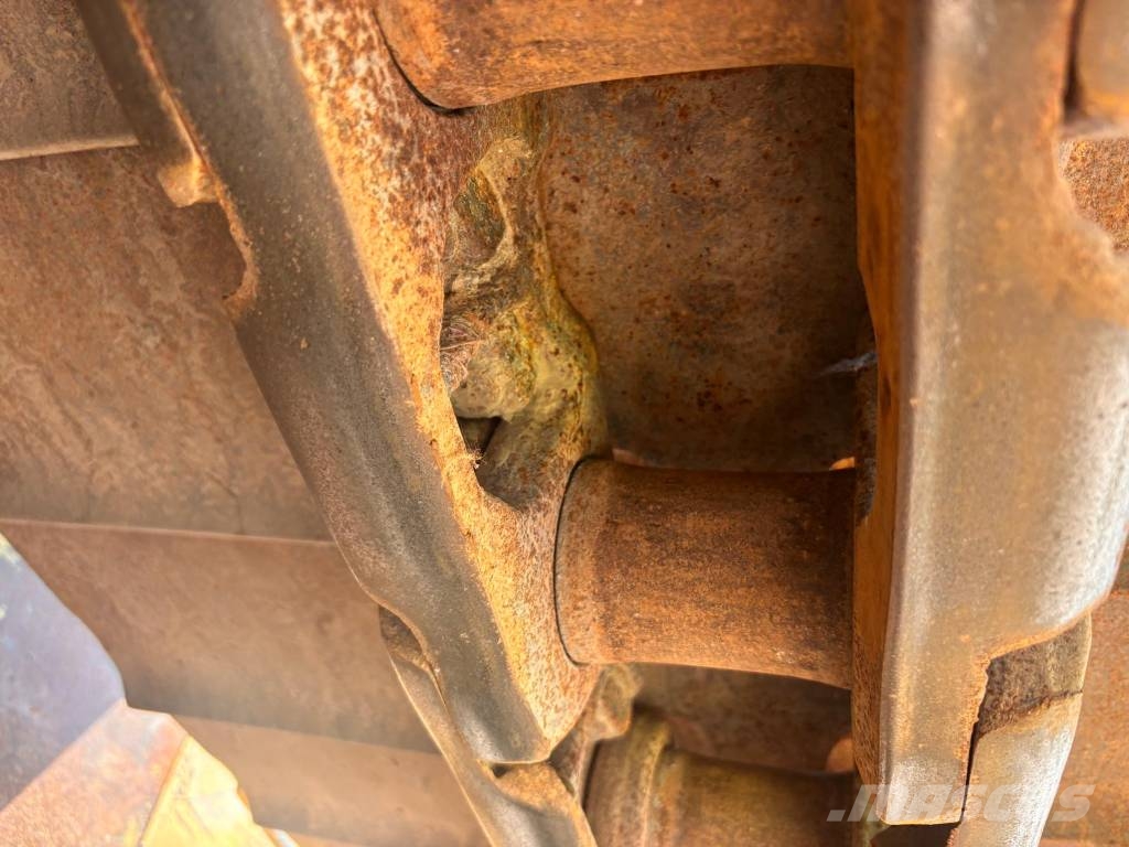 CAT D 6 T LGP Buldožeri gusjeničari