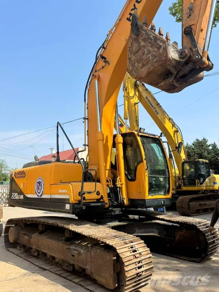 Hyundai 220LC-9S Midi bageri 7t – 12t