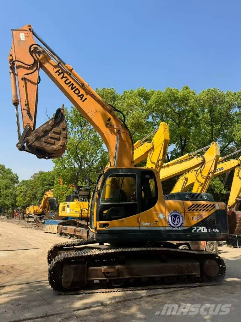 Hyundai 220LC-9S Midi bageri 7t – 12t