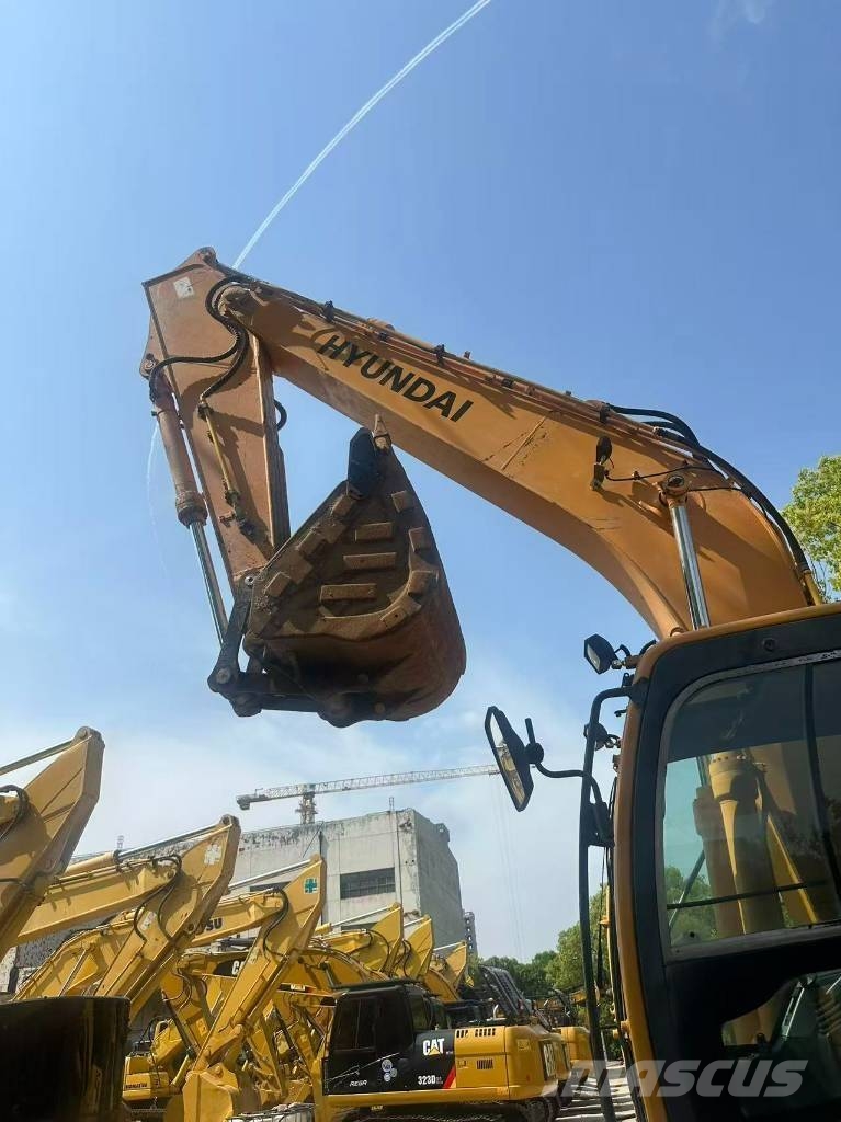 Hyundai 220LC-9S Midi bageri 7t – 12t