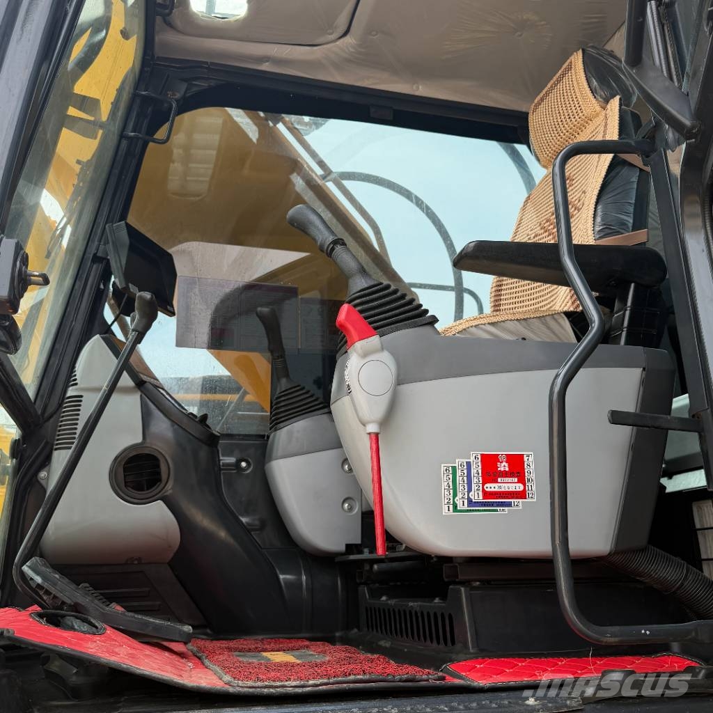 Komatsu PC 240 履带挖掘机