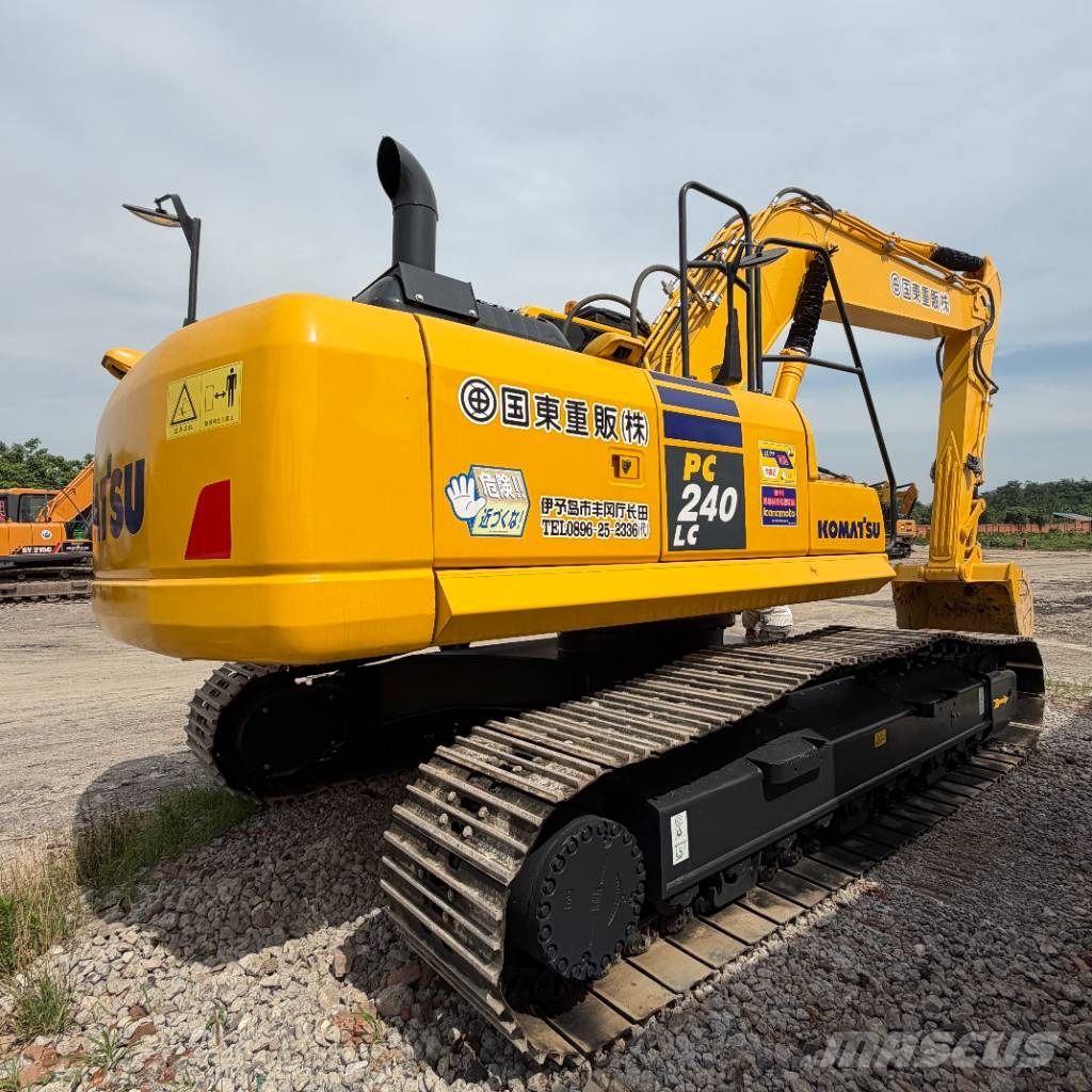 Komatsu PC 240 履带挖掘机