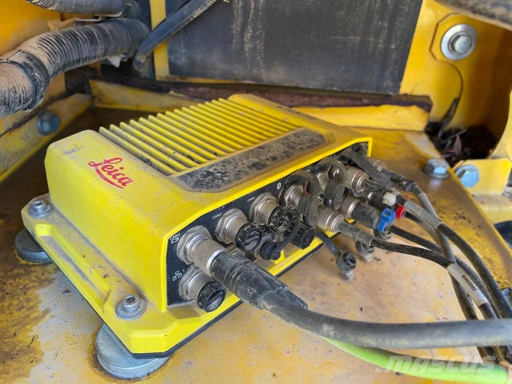 Komatsu PC210LC-11E0 + système de guidage 3D Leica Εκσκαφείς με ερπύστριες