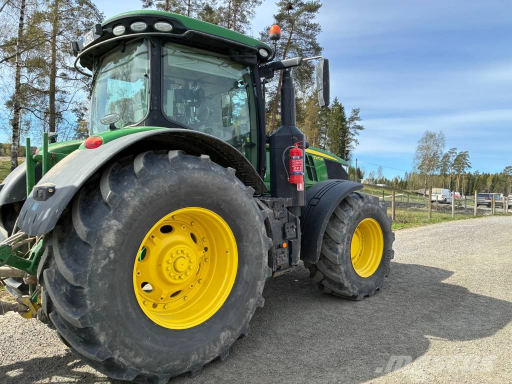 John Deere 7270 R Traktori