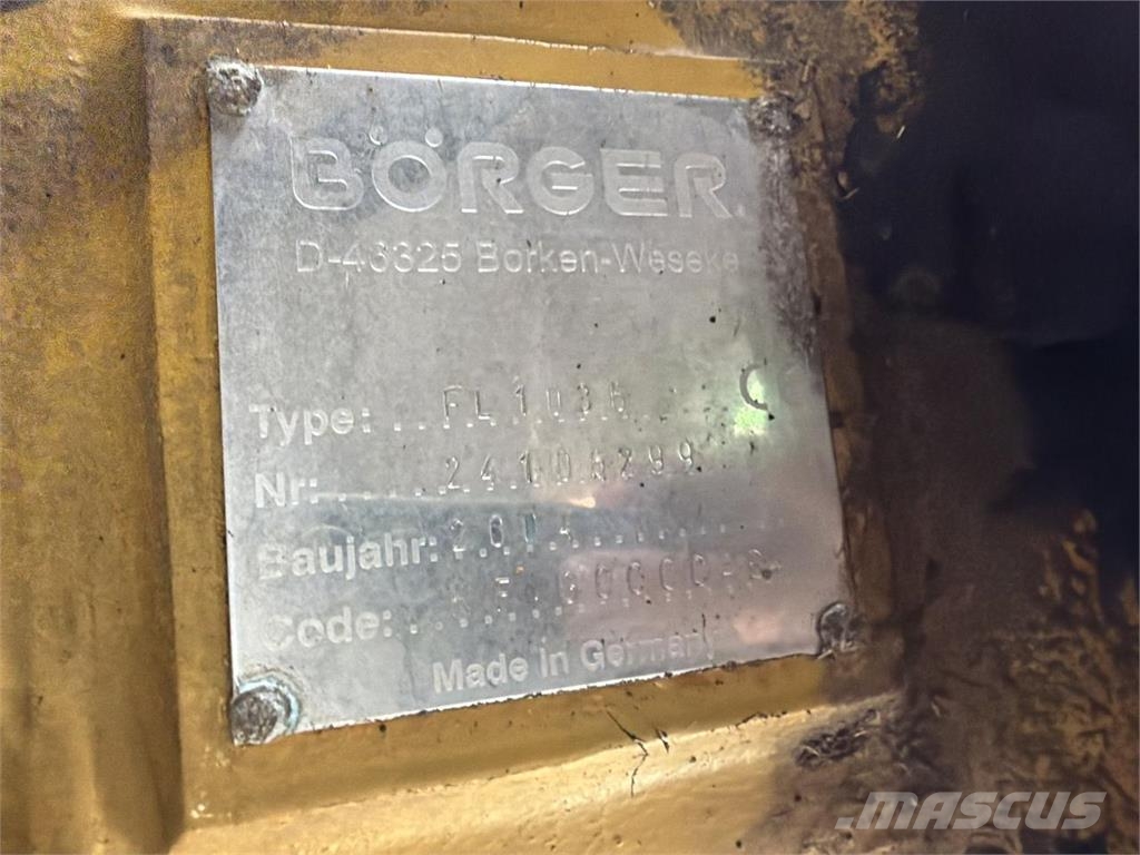 Challenger Terragator TG8133 معدات توزيع السماد العضوي