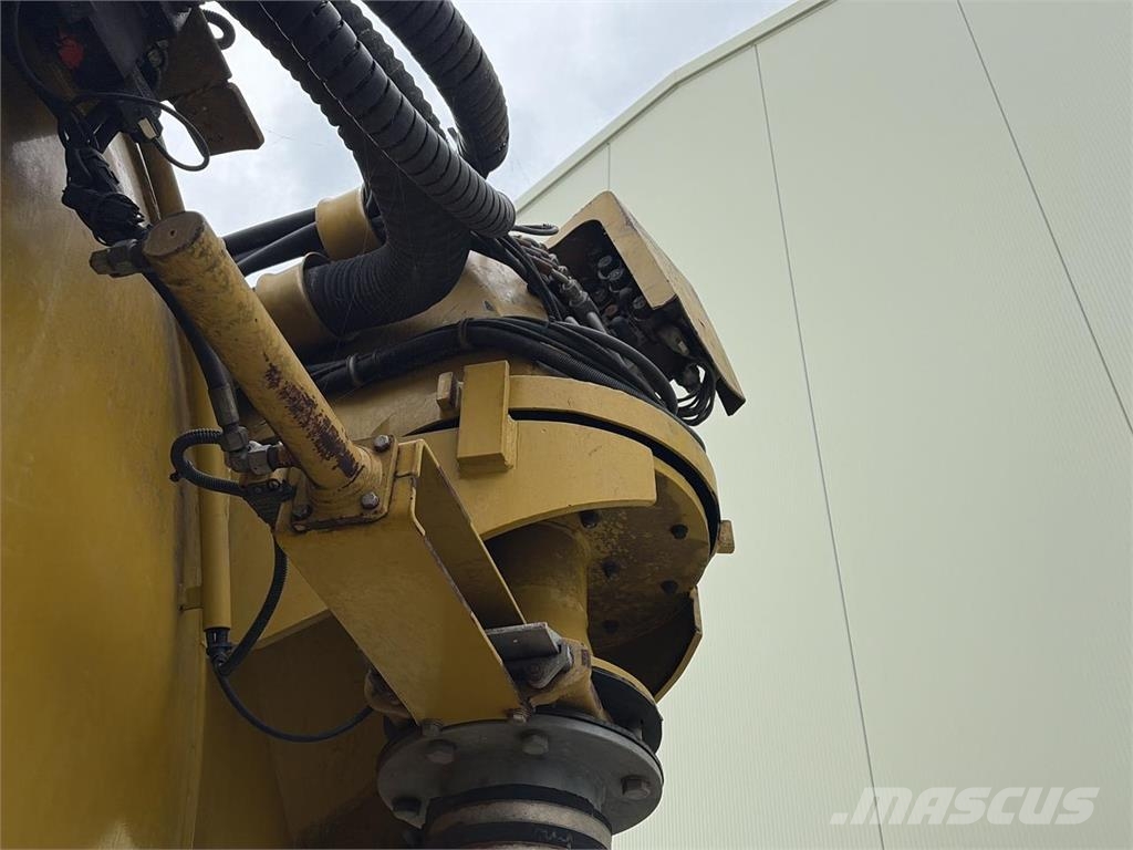 Challenger Terragator TG8133 معدات توزيع السماد العضوي