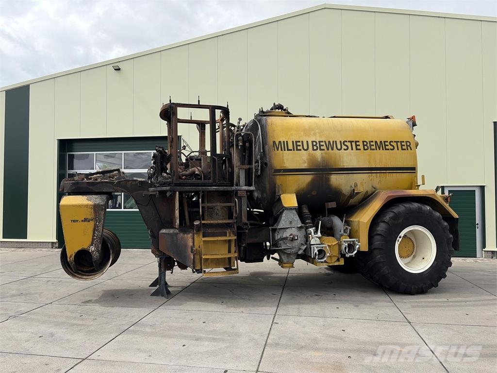 Challenger Terragator TG8133 معدات توزيع السماد العضوي