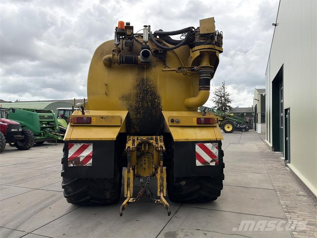 Challenger Terragator TG8133 معدات توزيع السماد العضوي