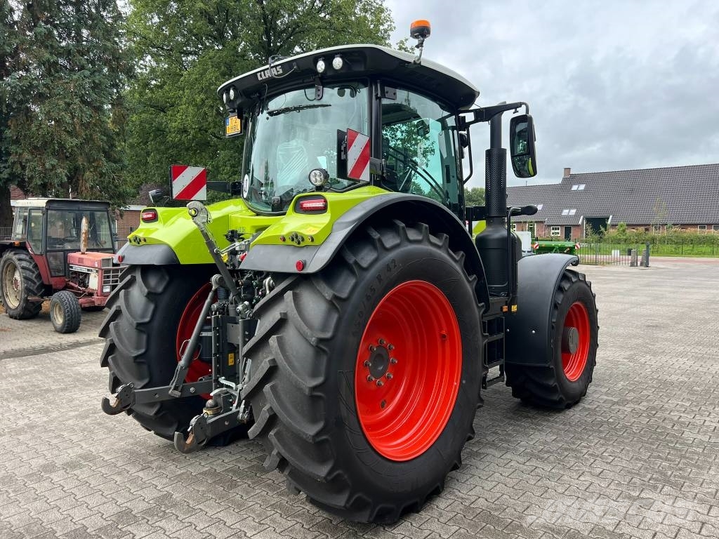 CLAAS Arion 660 Traktory