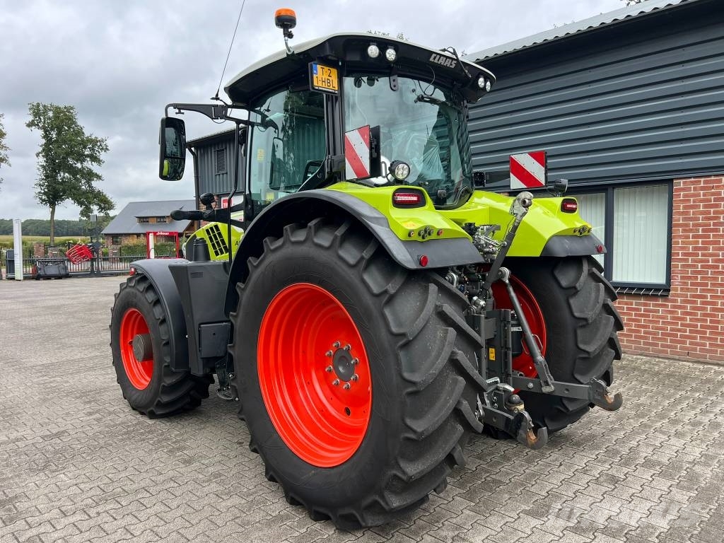 CLAAS Arion 660 Traktory