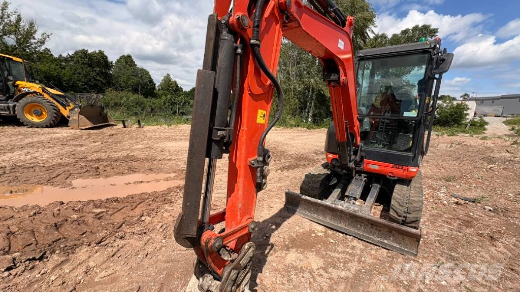 Kubota KX 030-4 حفارات صغيرة أقل من 7 طن (حفارات صغيرة)