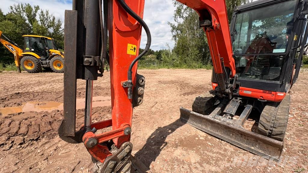 Kubota KX 030-4 حفارات صغيرة أقل من 7 طن (حفارات صغيرة)