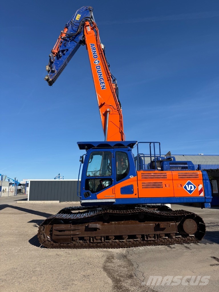 Doosan DX 300 LC-5 Bagri goseničarji