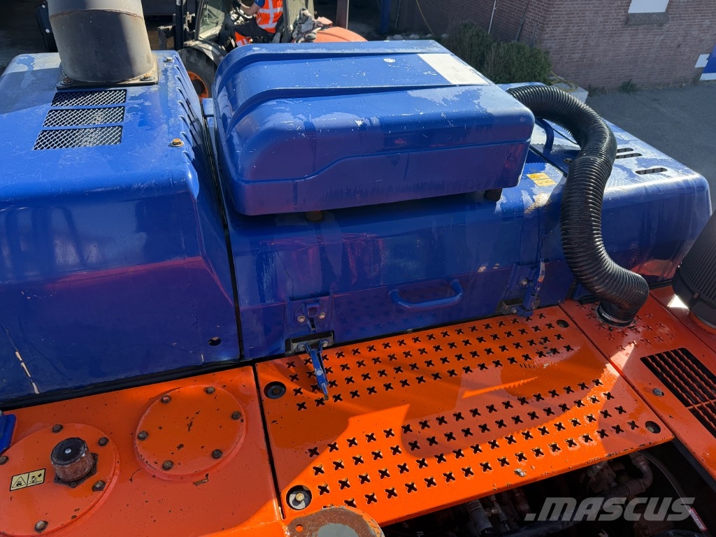 Doosan DX 300 LC-5 Bagri goseničarji