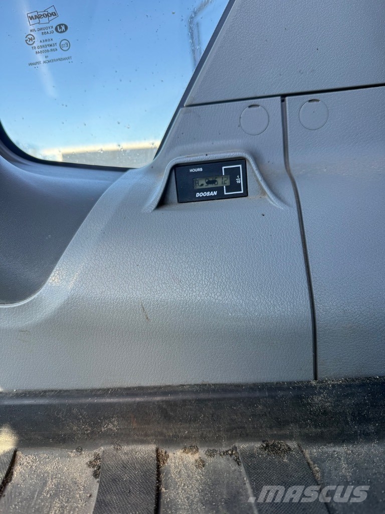 Doosan DX 300 LC-5 Bagri goseničarji