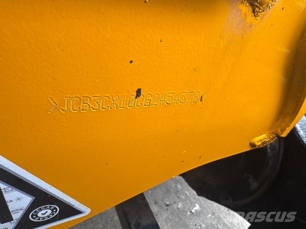 JCB 3CX COMPACT WITH BREAKER - CONSIGNED TO TCH JCB AU Baggerlader