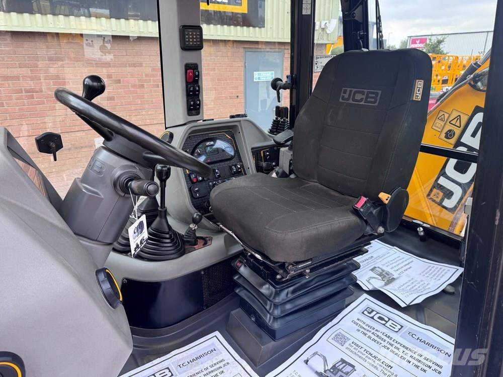 JCB 3CX COMPACT WITH BREAKER - CONSIGNED TO TCH JCB AU Baggerlader