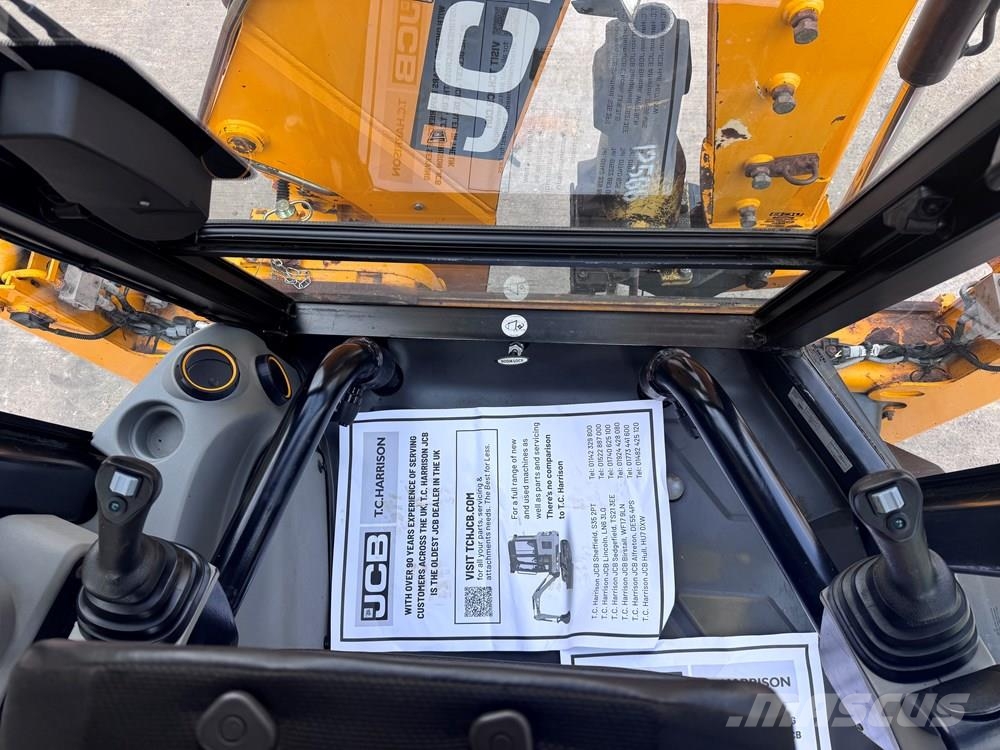 JCB 3CX COMPACT WITH BREAKER - CONSIGNED TO TCH JCB AU Baggerlader