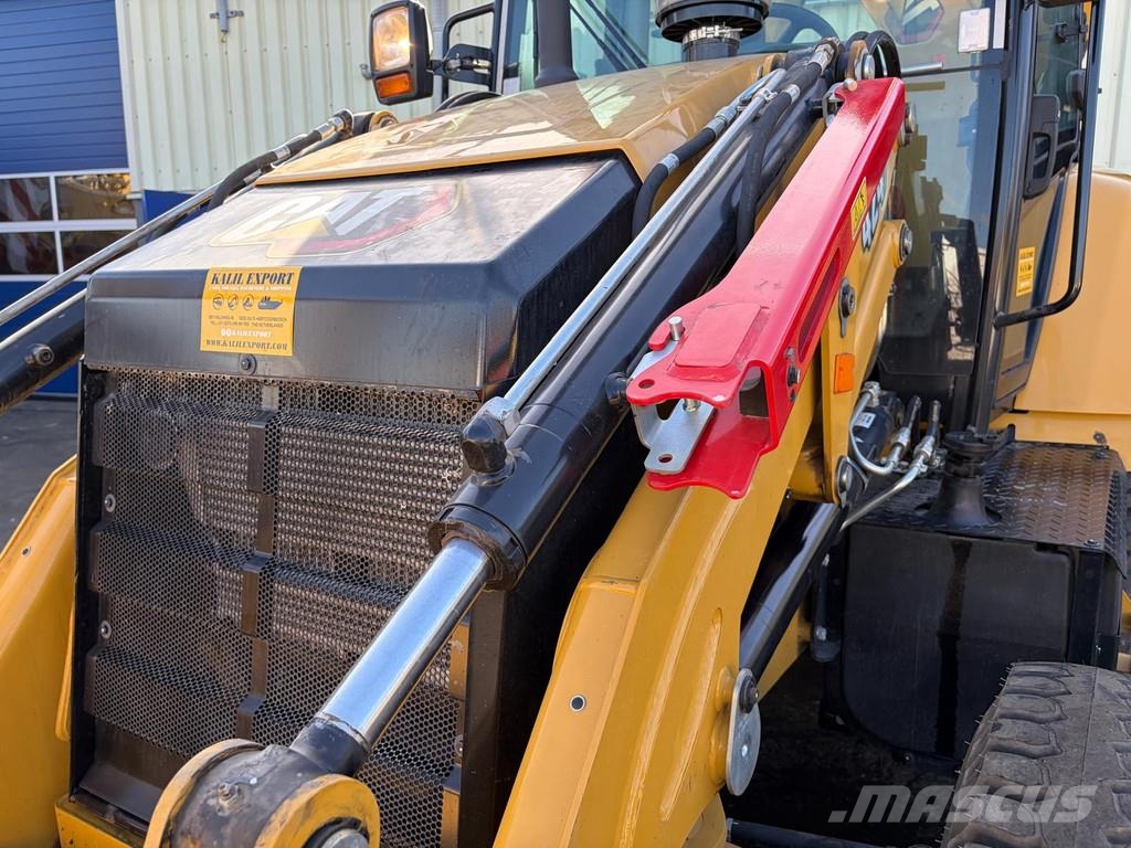 CAT 424 Backhoe Loader - Rock Bucket With Teeth - Side Graaf-laadcombinaties