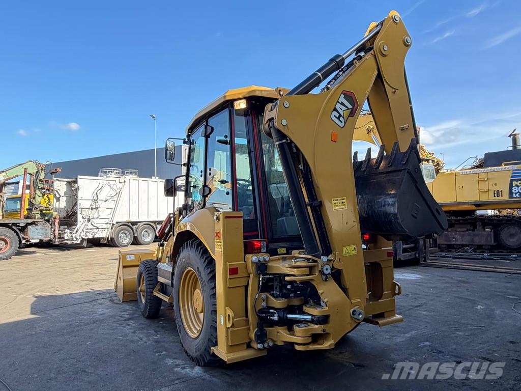 CAT 424 Backhoe Loader - Rock Bucket With Teeth - Side Graaf-laadcombinaties