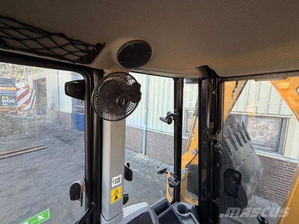 CAT 424 Backhoe Loader - Rock Bucket With Teeth - Side Graaf-laadcombinaties