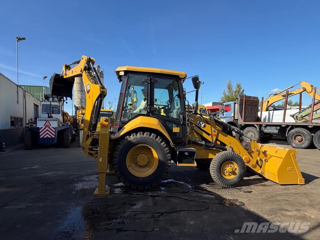 CAT 424 Backhoe Loader - Rock Bucket With Teeth - Side Graaf-laadcombinaties