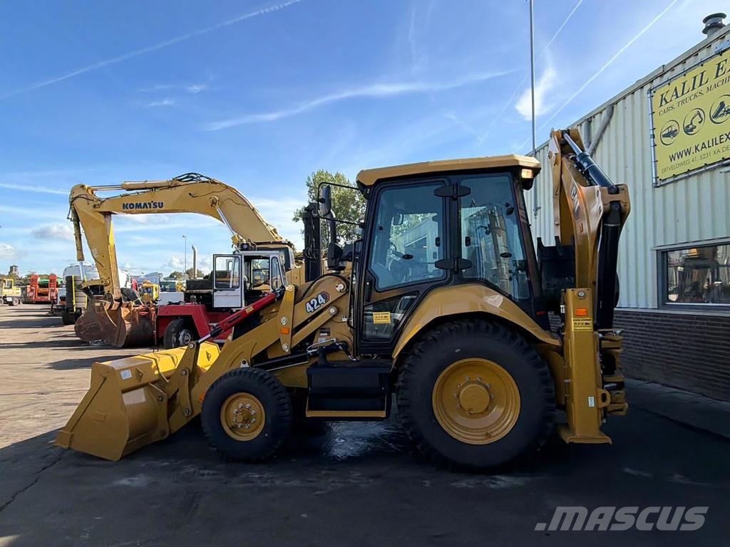 CAT 424 Backhoe Loader - Rock Bucket With Teeth - Side Graaf-laadcombinaties
