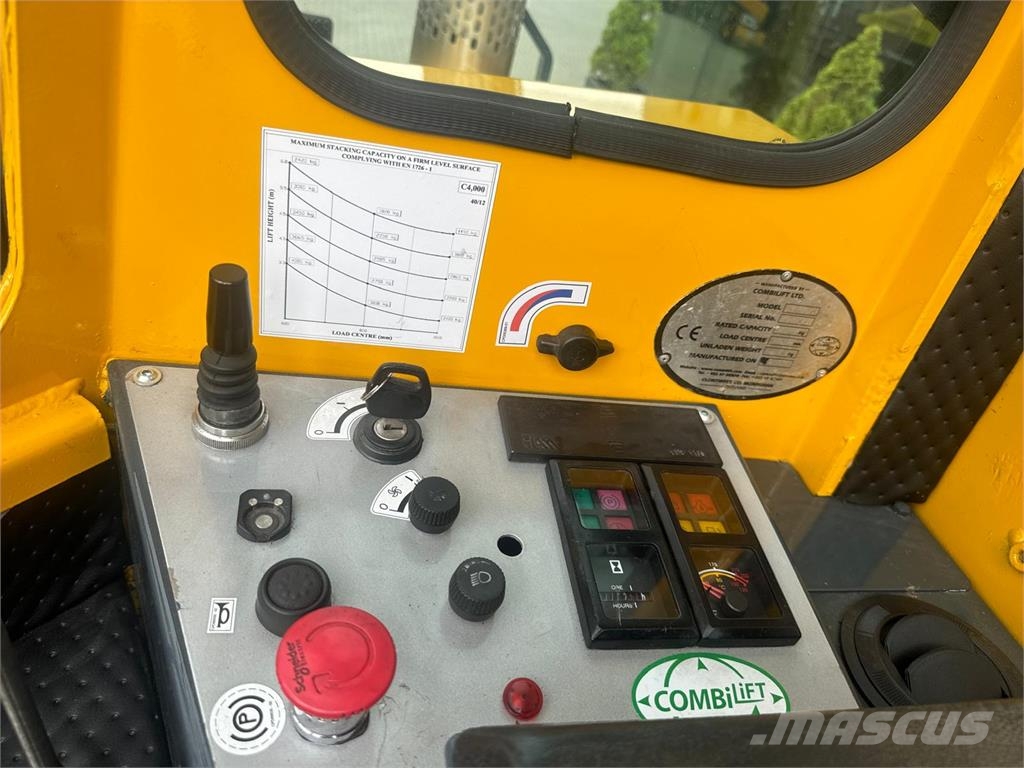 Combilift C4000 // LPG //5450 mm Nelitietrukit