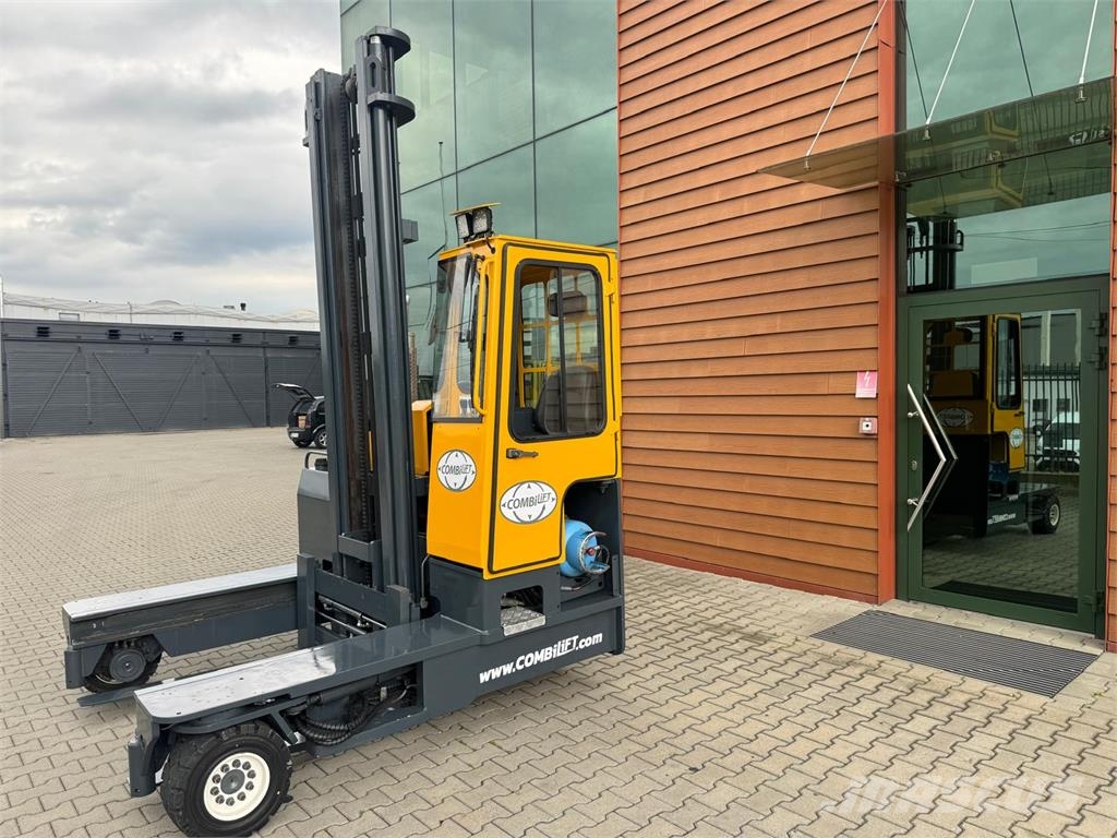 Combilift C4000 // LPG //5450 mm Повдигач с движение в 4 посоки