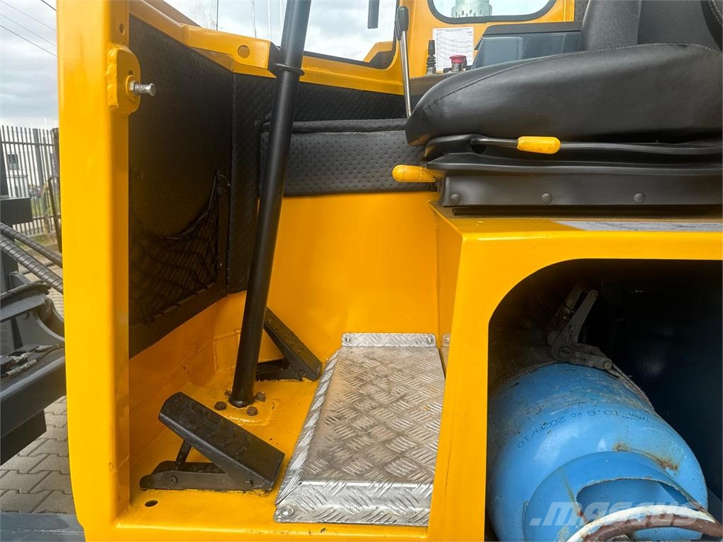 Combilift C4000 // LPG //5450 mm Повдигач с движение в 4 посоки